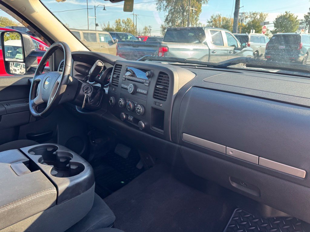 Used 2013 Gray Chevrolet LT image 29