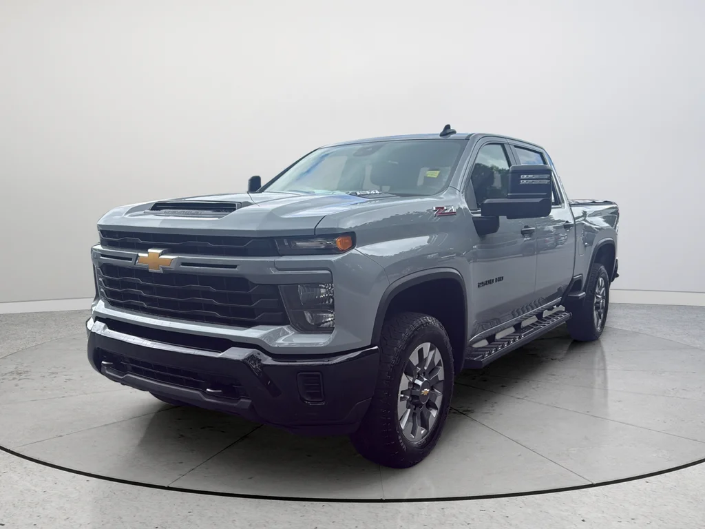 Used 2024 Gray Chevrolet Custom image 5