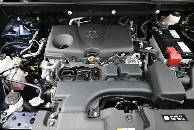 Used 2024  Toyota XLE Premium image 22