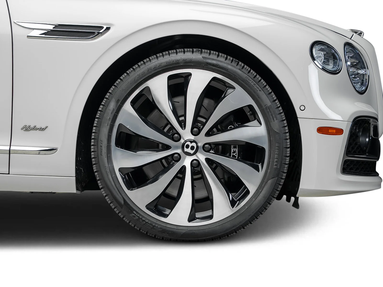 Used 2022 White Bentley  image 26