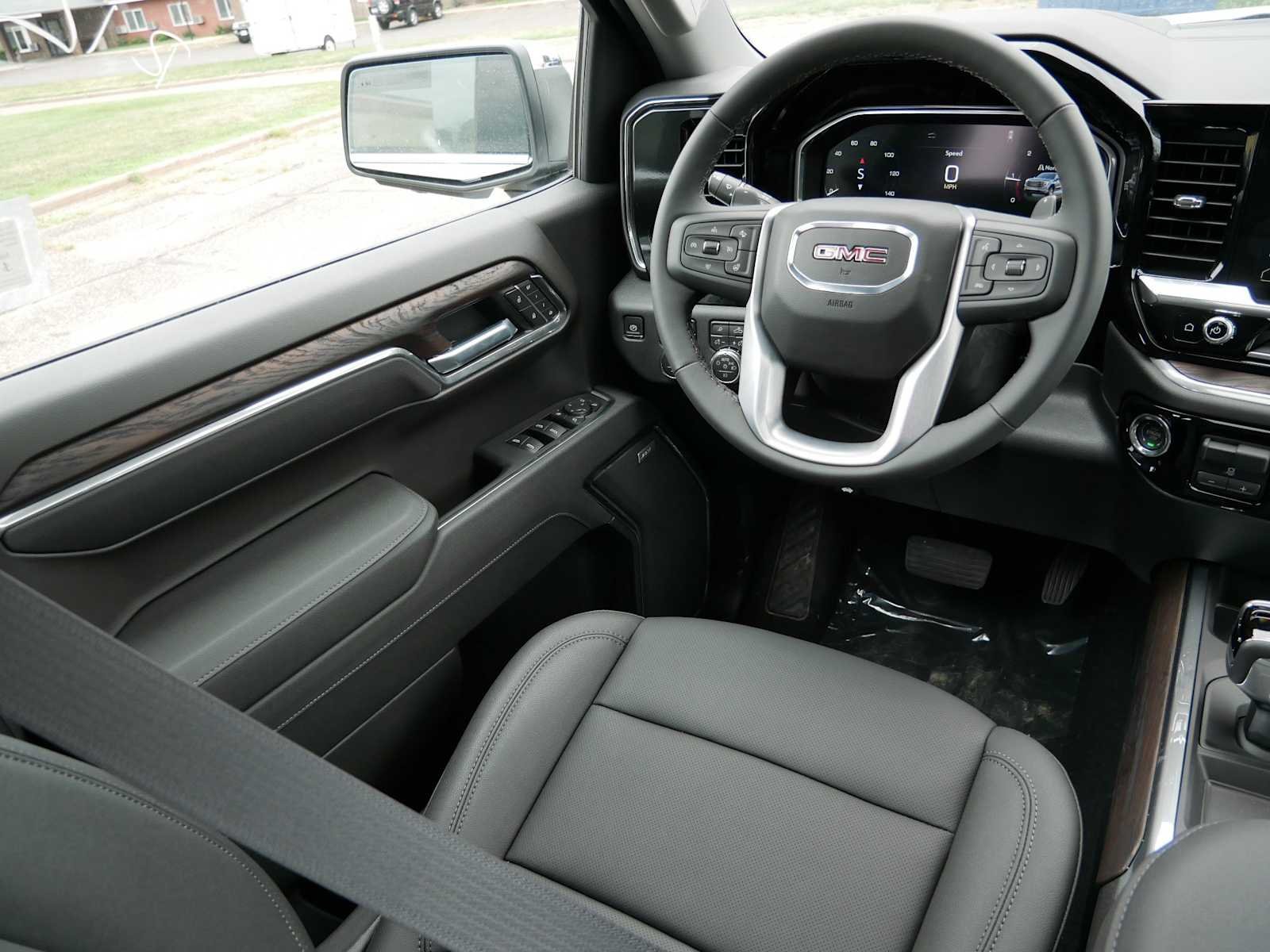 2026 GMC Sierra 1500 SLT - Photo 13