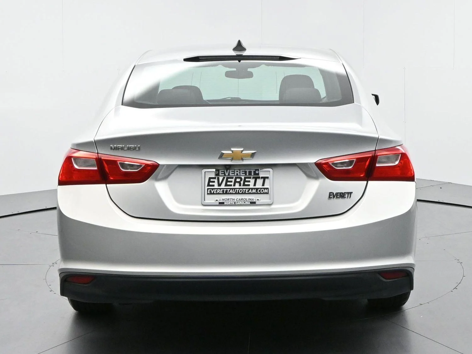 Used 2018 SILVER ICE METALLIC Chevrolet LS image 6