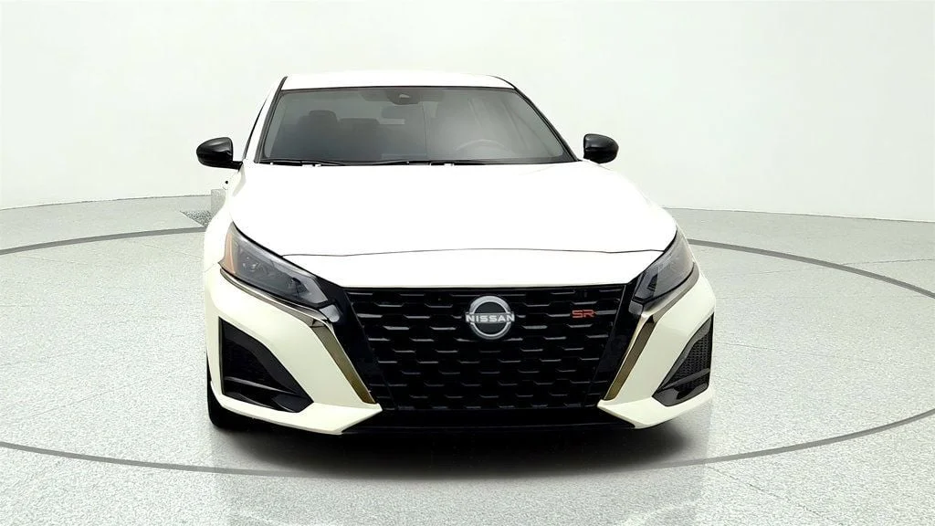 Used 2024 Pearl White Tricoat Nissan 2.5 SR AWD Sedan image 2