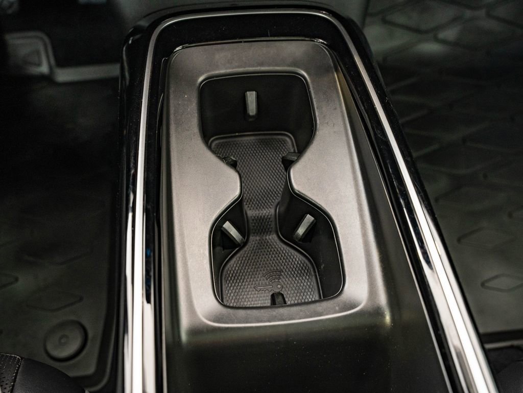 Used 2023 Opal White Volkswagen Pro S image 34