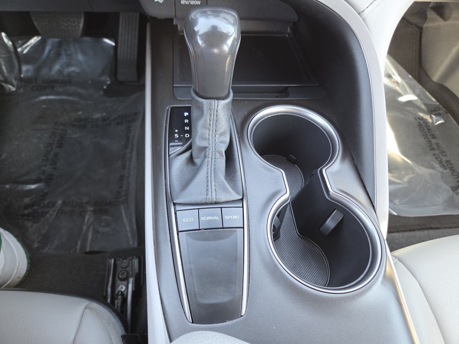 2023 Toyota Camry SE - Photo 32