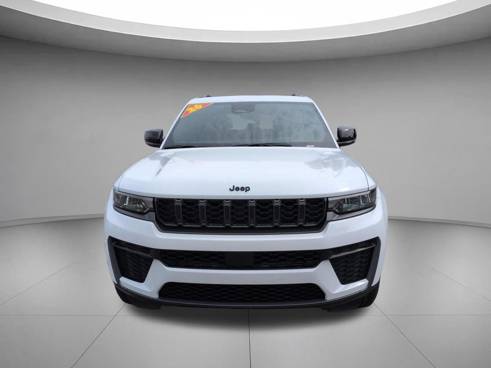 New 2026 Bright White Clear-Coat Exterior Paint Jeep Laredo Altitude image 8