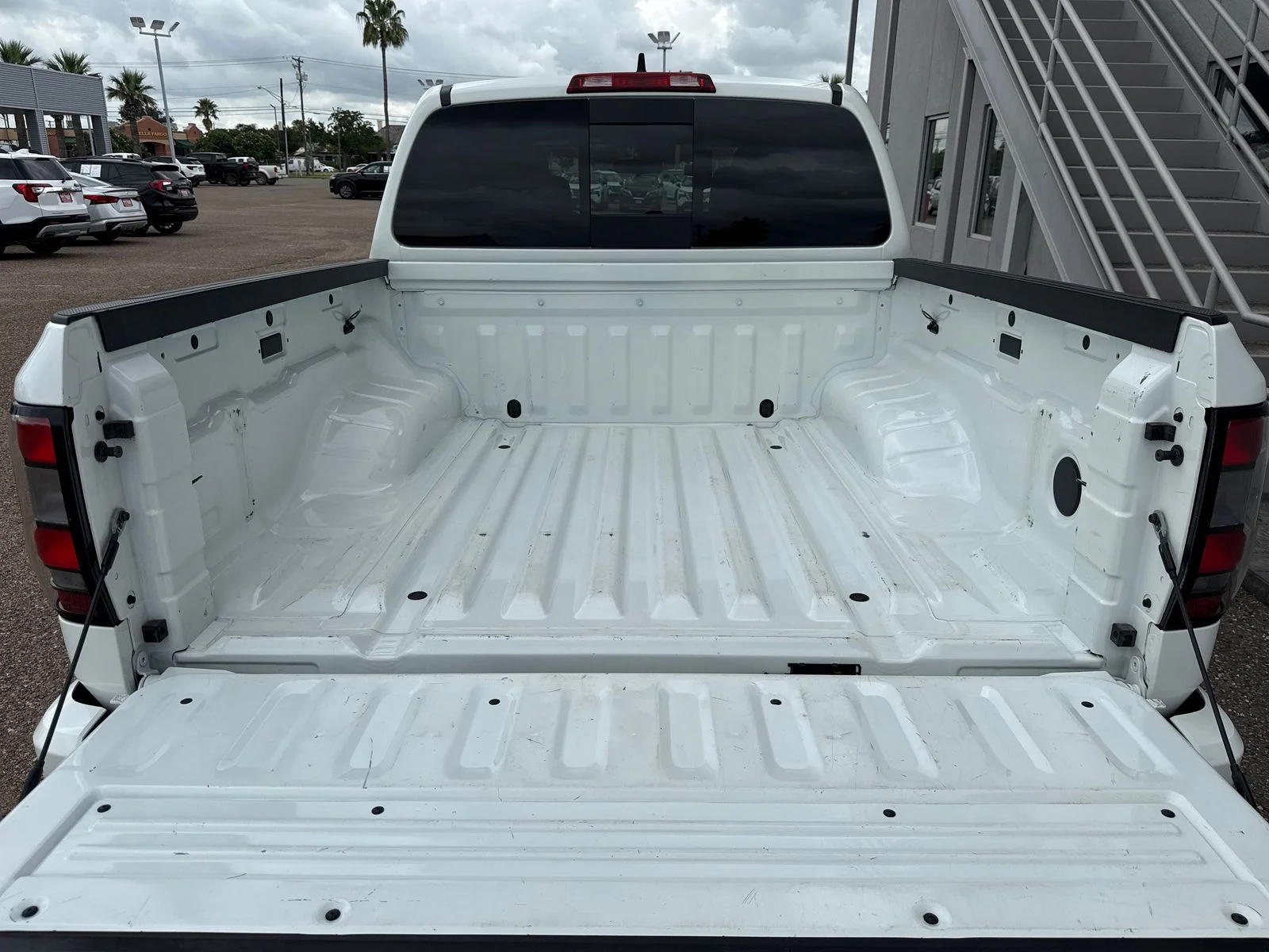 Used 2024 White Nissan PRO-X image 28