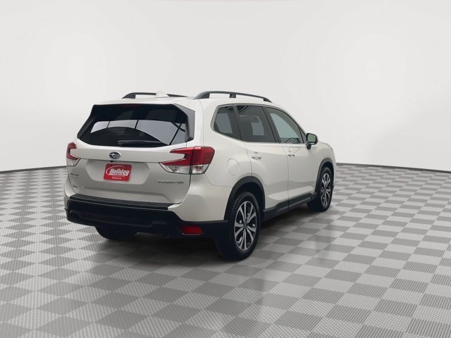 Used 2020 Crystal White Pearl Subaru Limited image 40