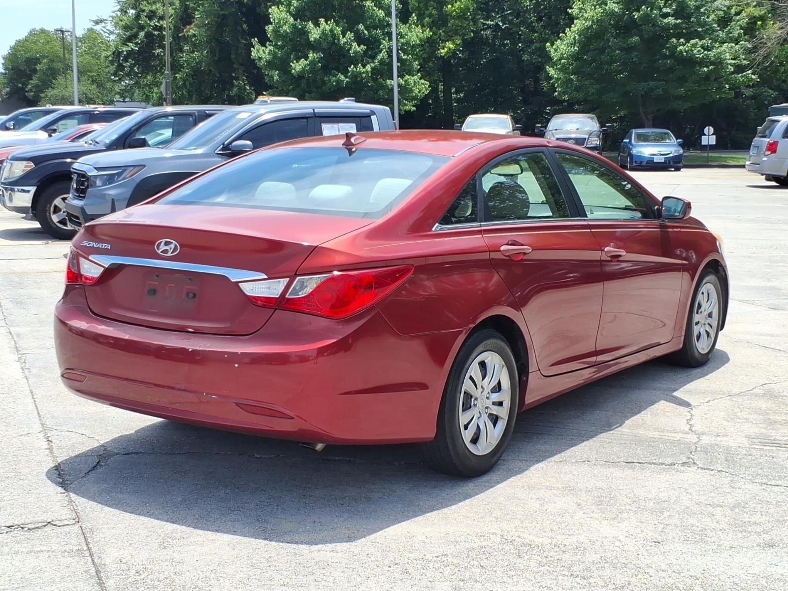 Used 2012 Sparkling Ruby Hyundai GLS PZEV image 7