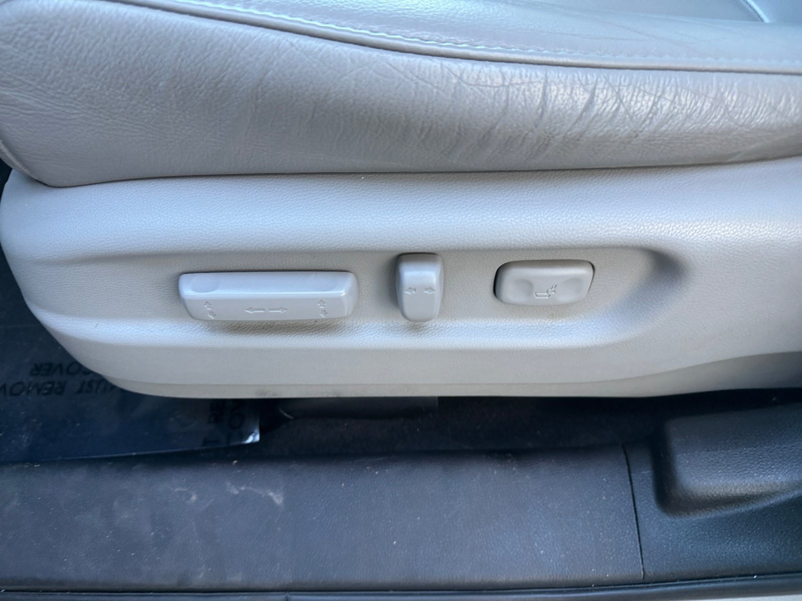 Certified Used 2018 Silver Honda EX-L image 9