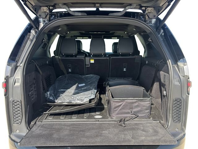 Used 2025 Gray Land Rover Dynamic SE image 18