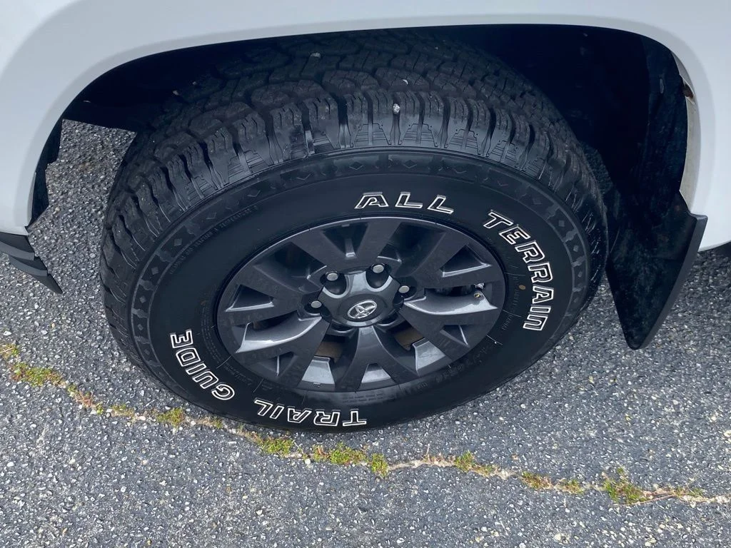 Used 2020 White Toyota SR5 image 20