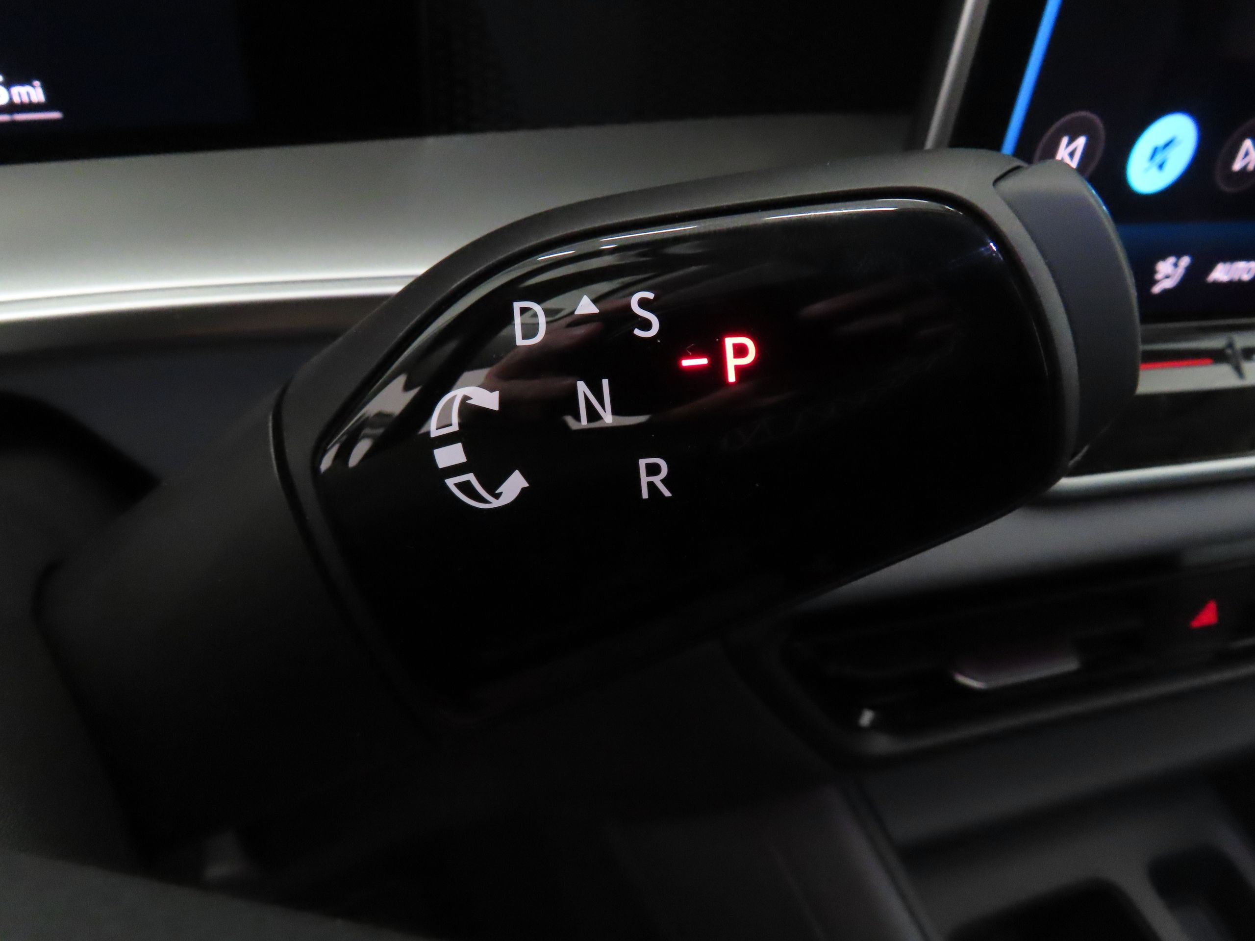 New 2026 White Volkswagen 2.0T SE image 15