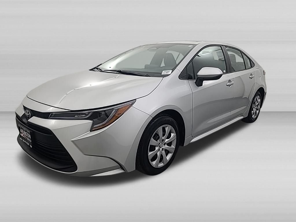 2025 Toyota Corolla LE - Photo 8