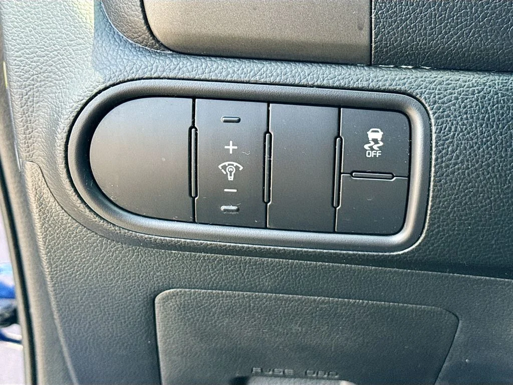 Certified Used 2018 Blue Kia LX image 10