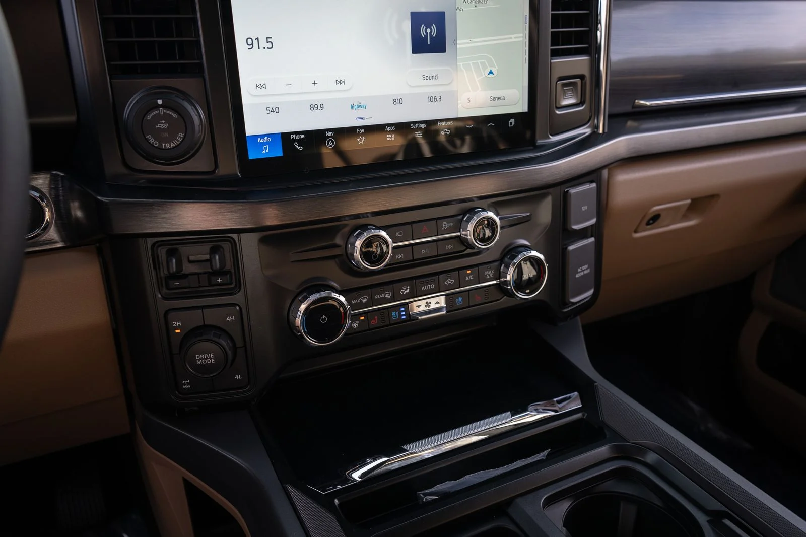 New 2026 Agate Black Metallic Ford F-350® Lariat® image 42