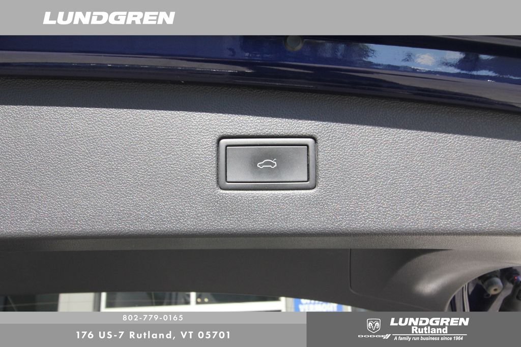2022 Volkswagen Tiguan SE - Photo 38