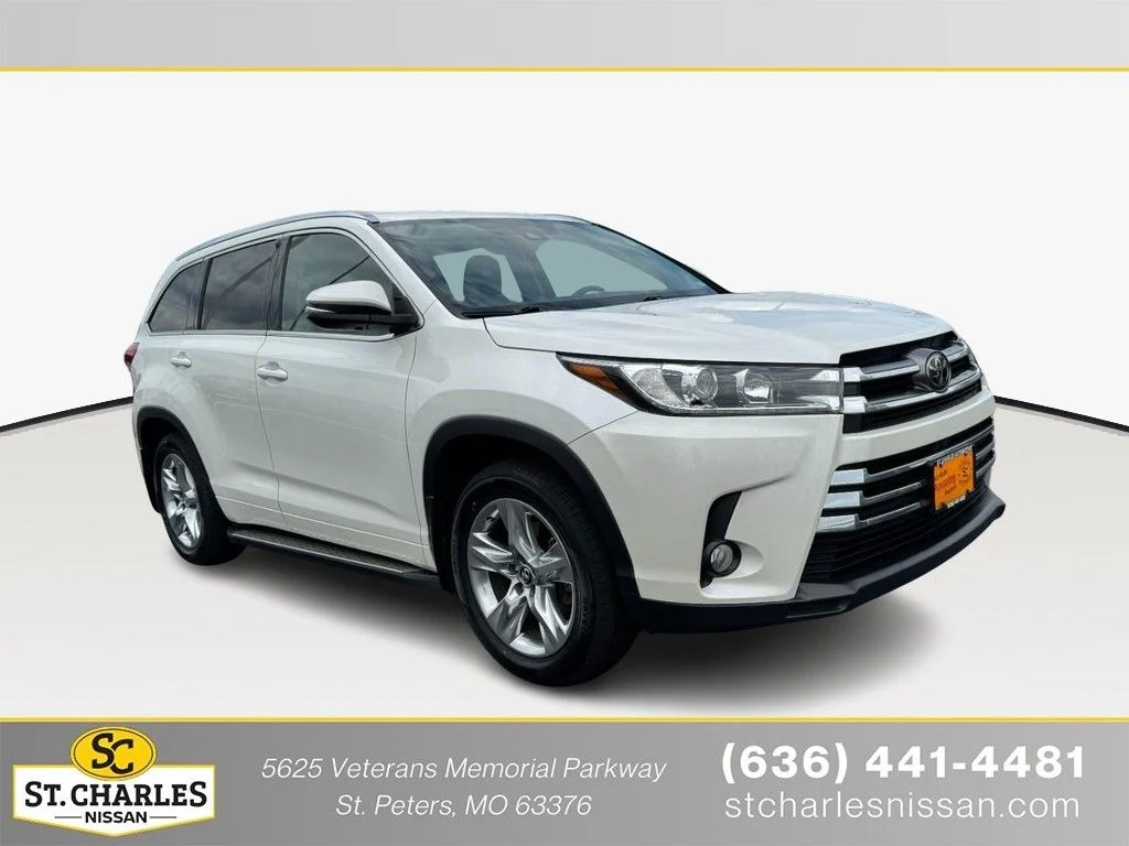 Pre-Owned 2017 Toyota Highlander Limited With Navigation & AWD