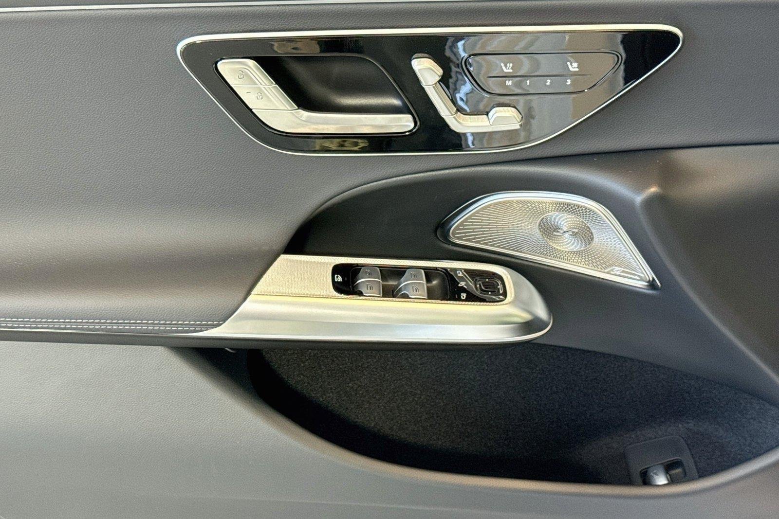 New 2026 Manufaktur Moonlight White Metallic Mercedes-Benz E 350 image 16