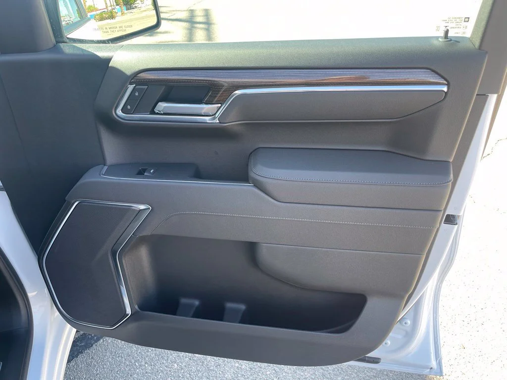 New 2026 Summit White Chevrolet LT image 26