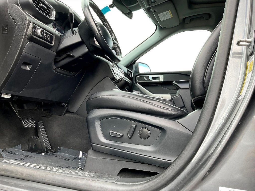Used 2023 Gray Ford XLT image 42
