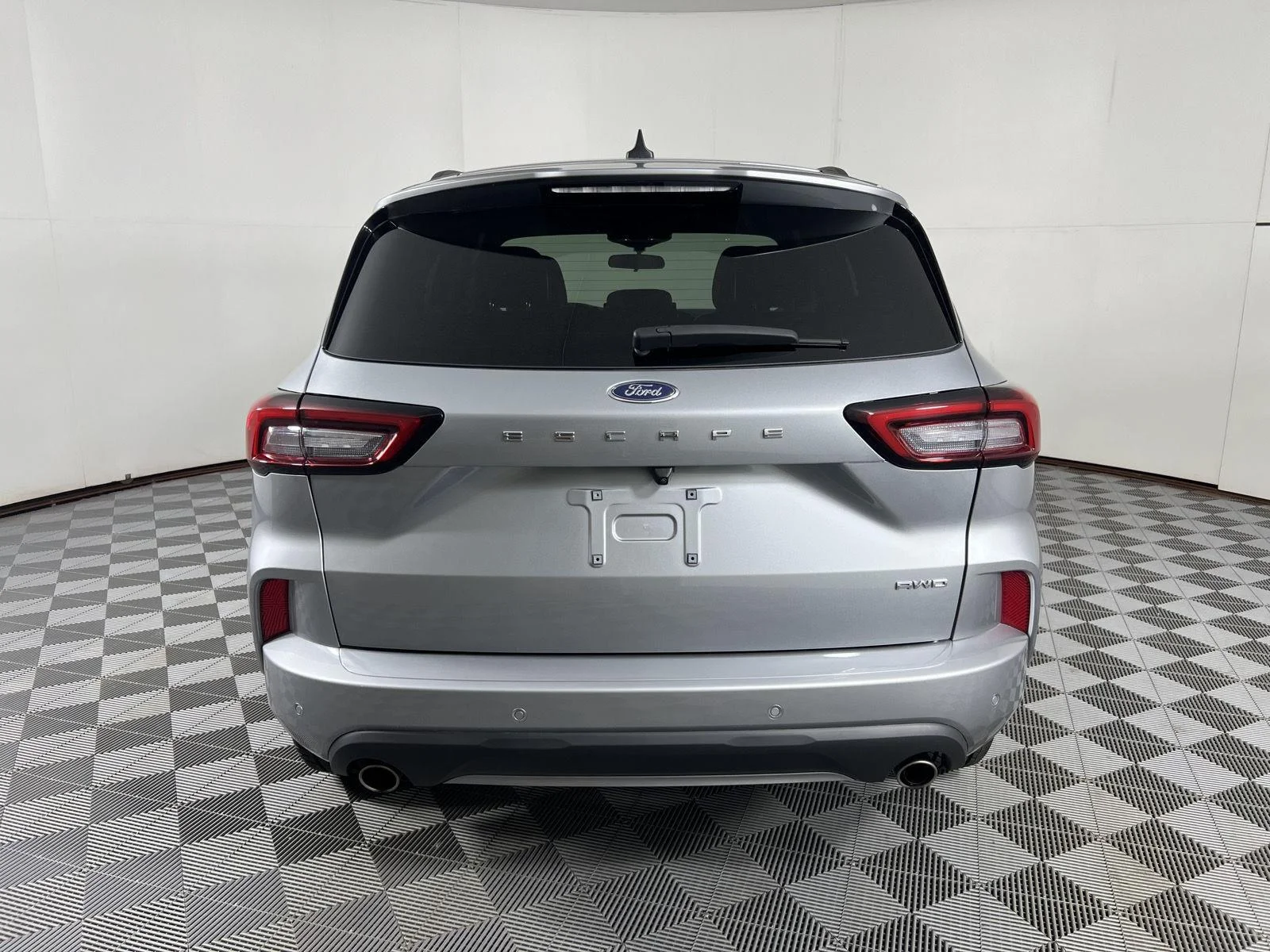 Used 2023 Iconic Silver Ford ST-Line image 9