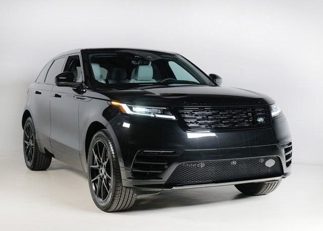 New 2026 Santorini Black Land Rover Dynamic SE image 10