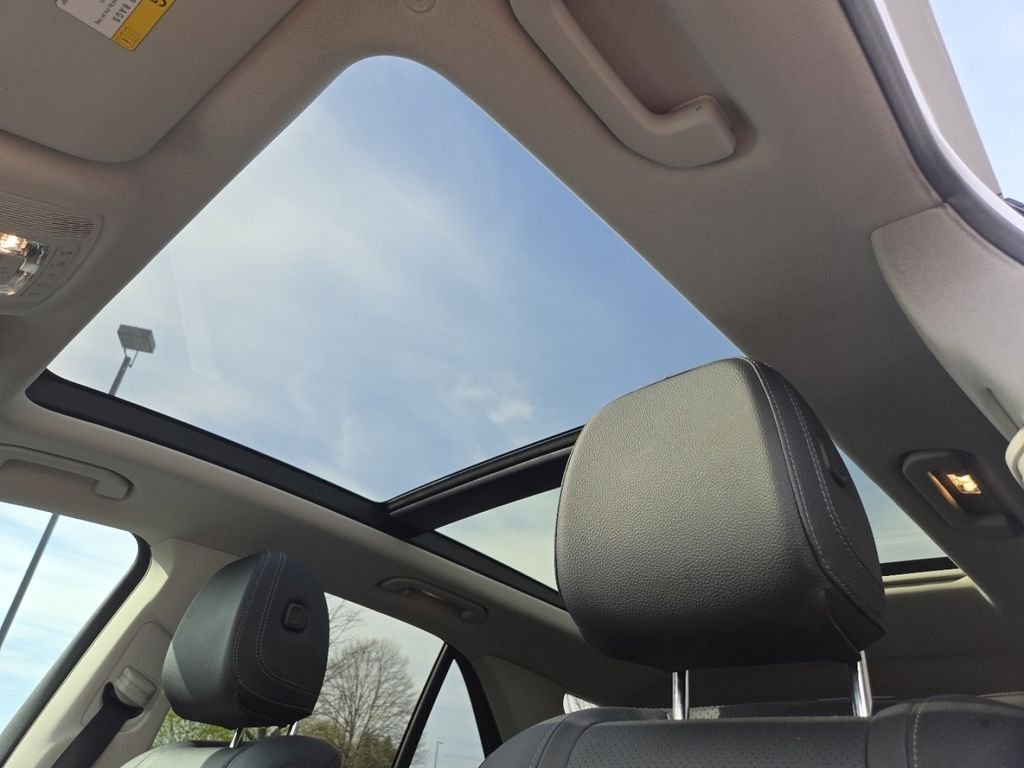 Used 2024 Cirrus Silver Metallic Mercedes-Benz GLE 350 image 2