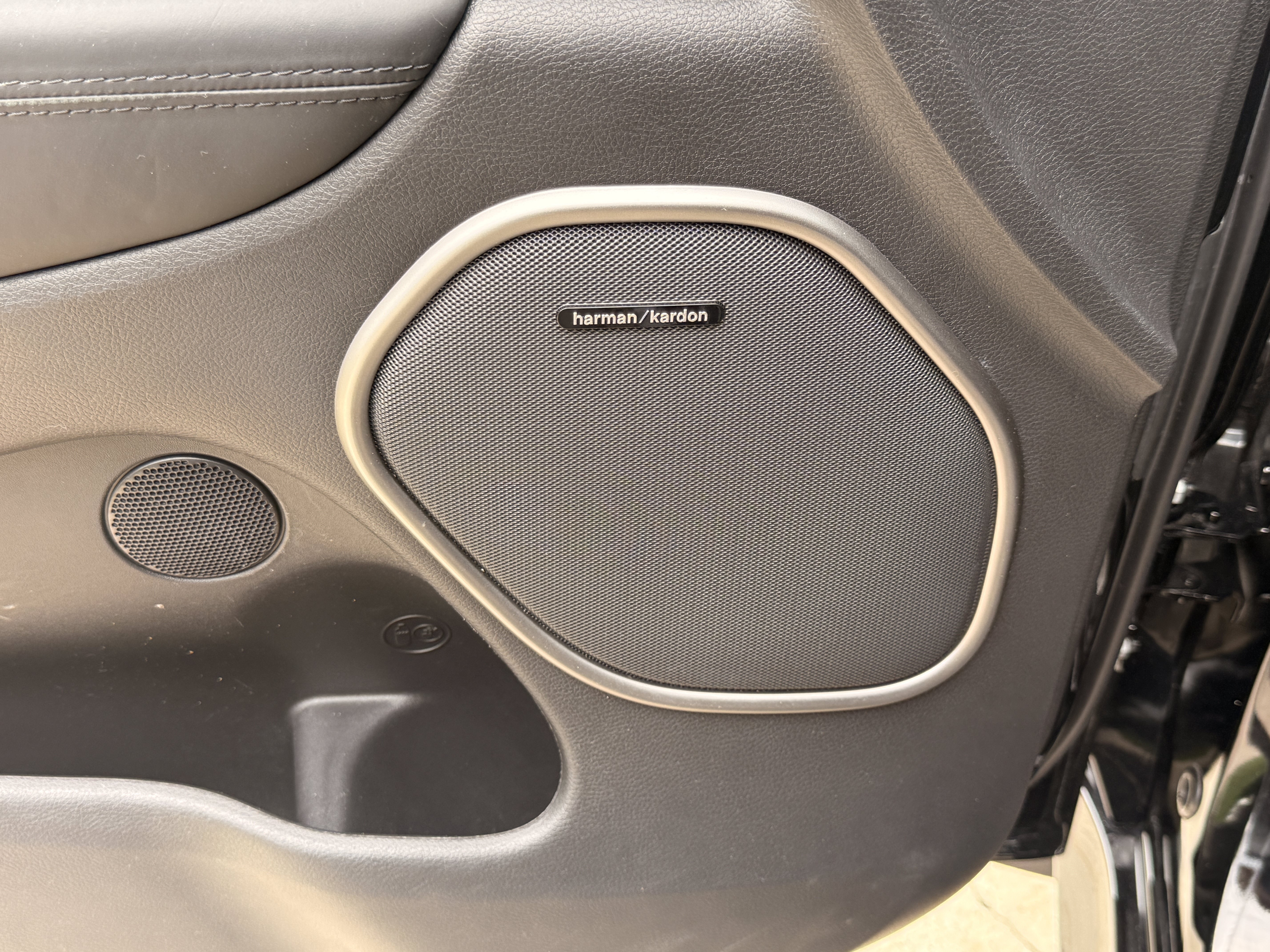 Used 2021 Diamond Black Crystal Pearlcoat Jeep High Altitude image 7
