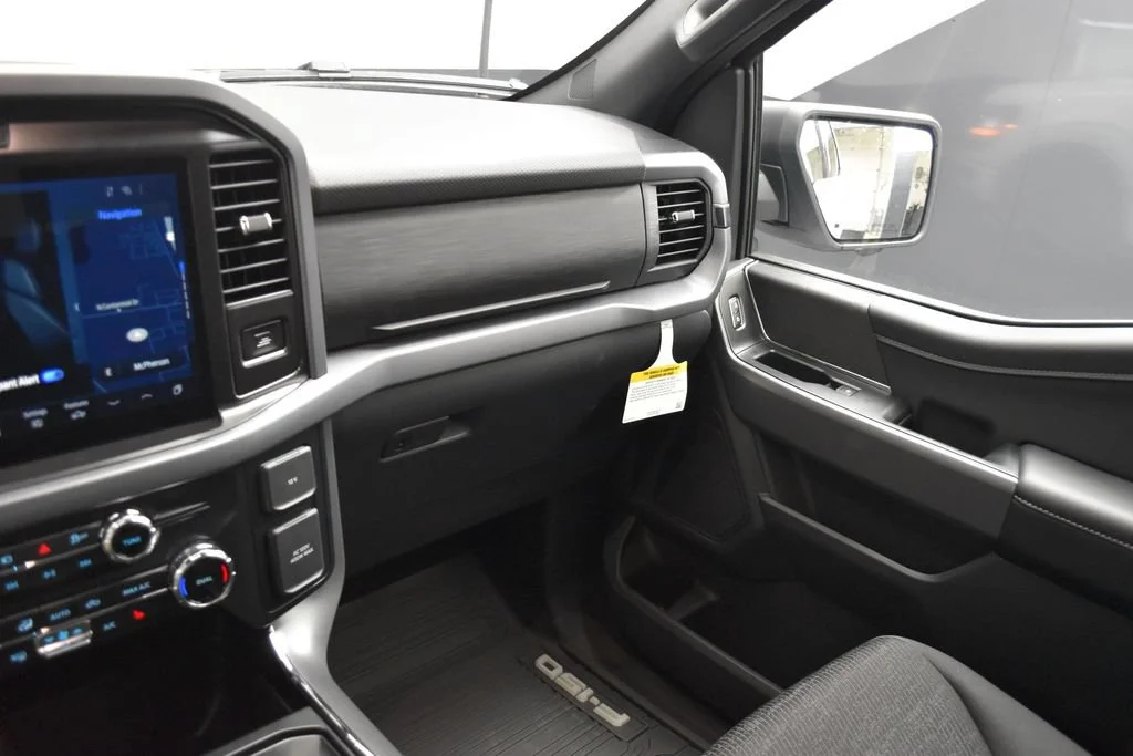 New 2026 Oxford White Ford XLT image 14