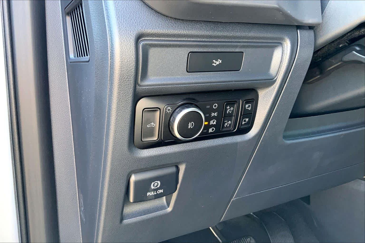 New 2026 Oxford White Ford XLT image 18