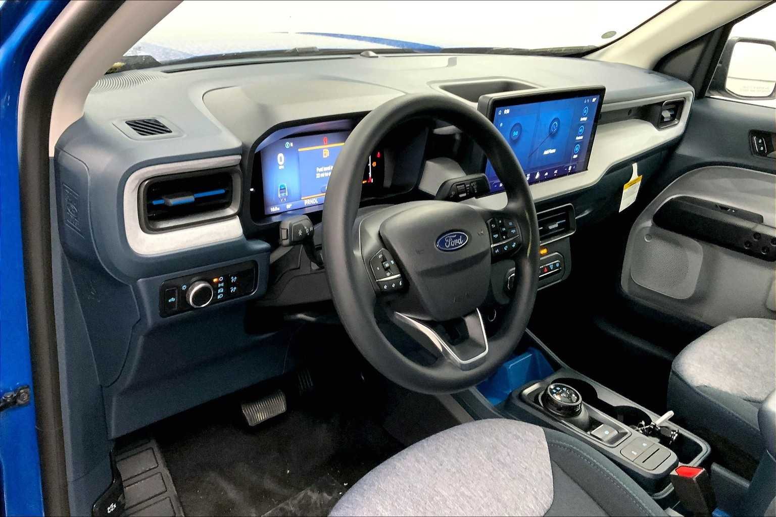 2025 Ford Maverick XLT - Photo 7