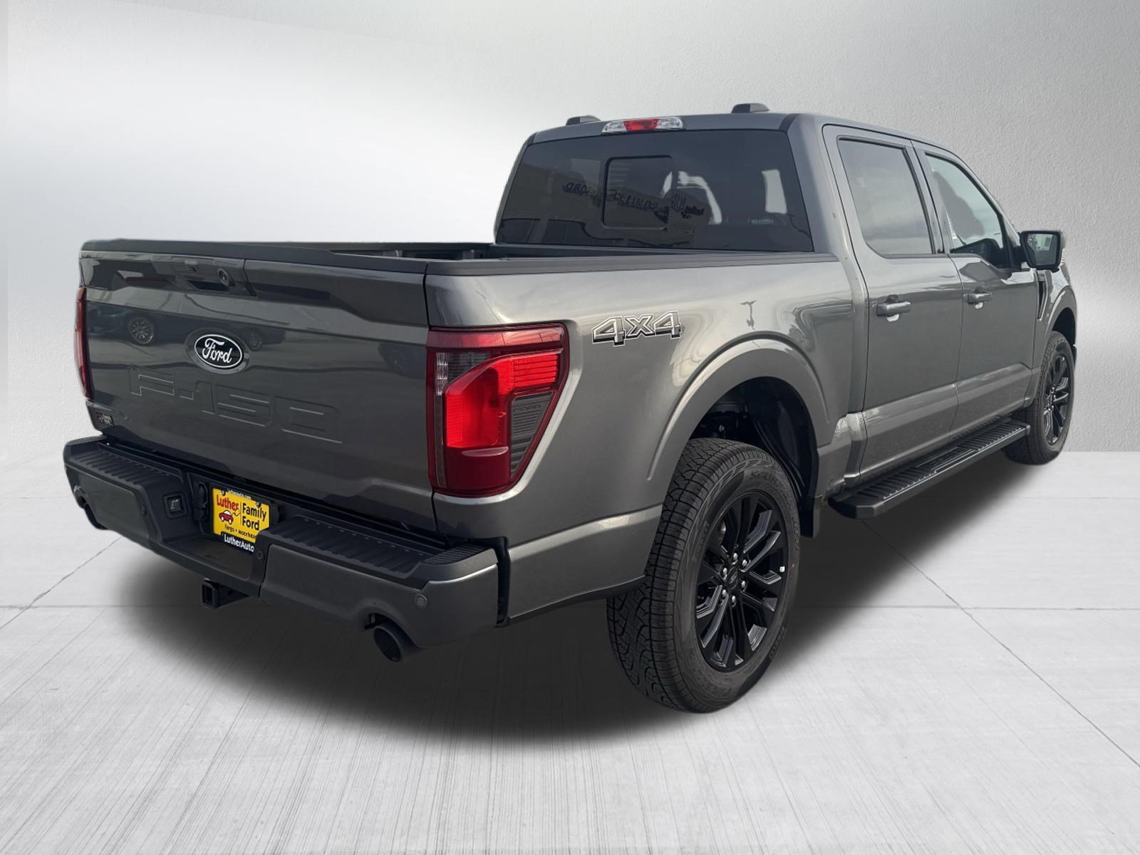 New 2026 Carbonized Gray Metallic Ford XLT image 4