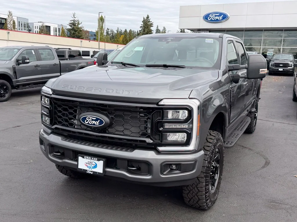 New 2027 Carbonized Gray Metallic Ford F-250® XLT image 4