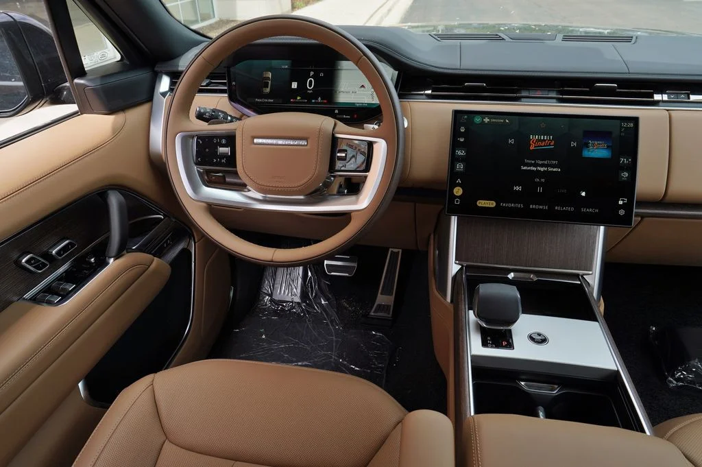 New 2026 Santorini Black Land Rover SE image 16