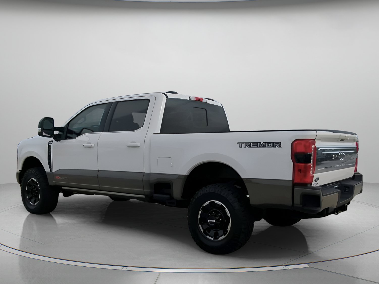 New 2026 Star White Metallic Tri-Coat Ford F-250® King Ranch® image 17