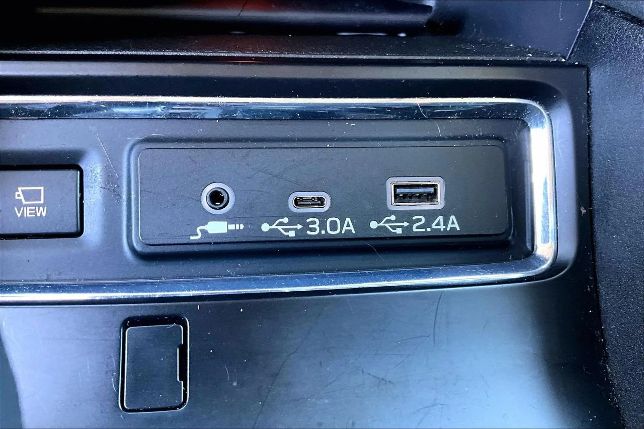 Used 2024 White Subaru Onyx Edition image 17