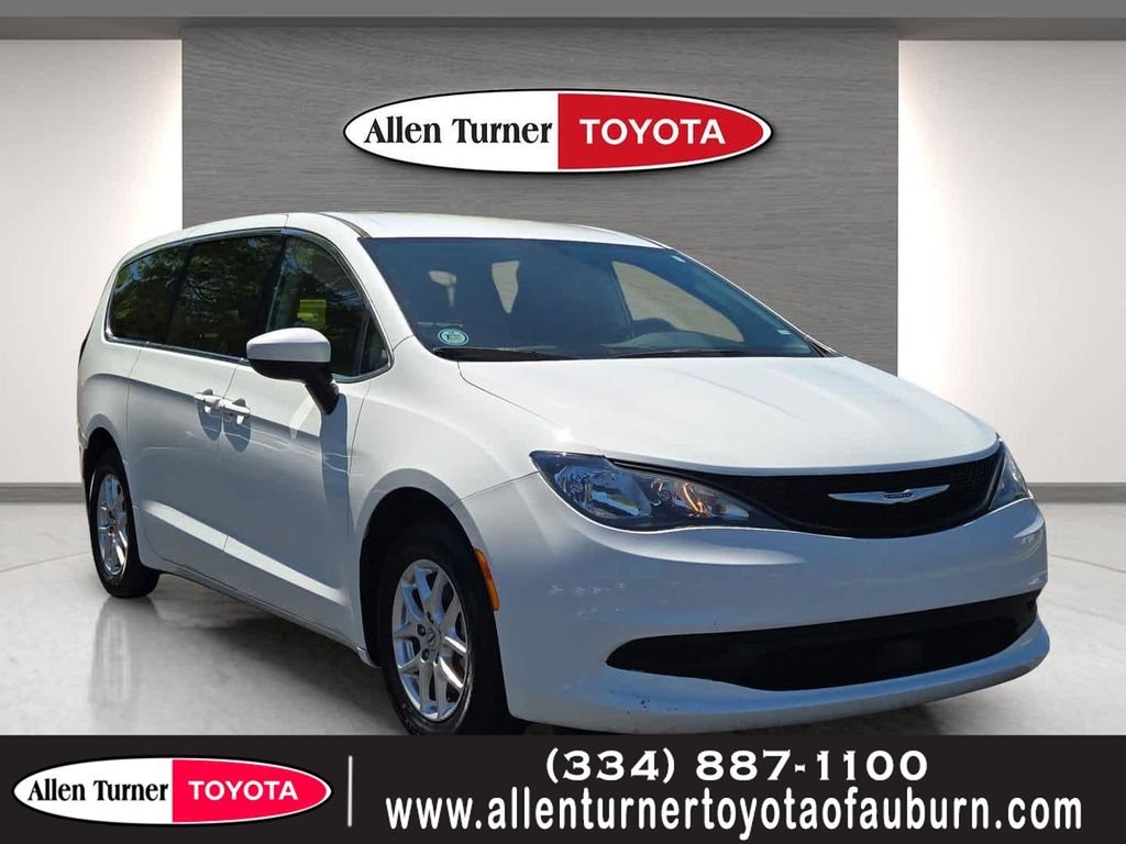 2023 Chrysler Voyager LX's photo