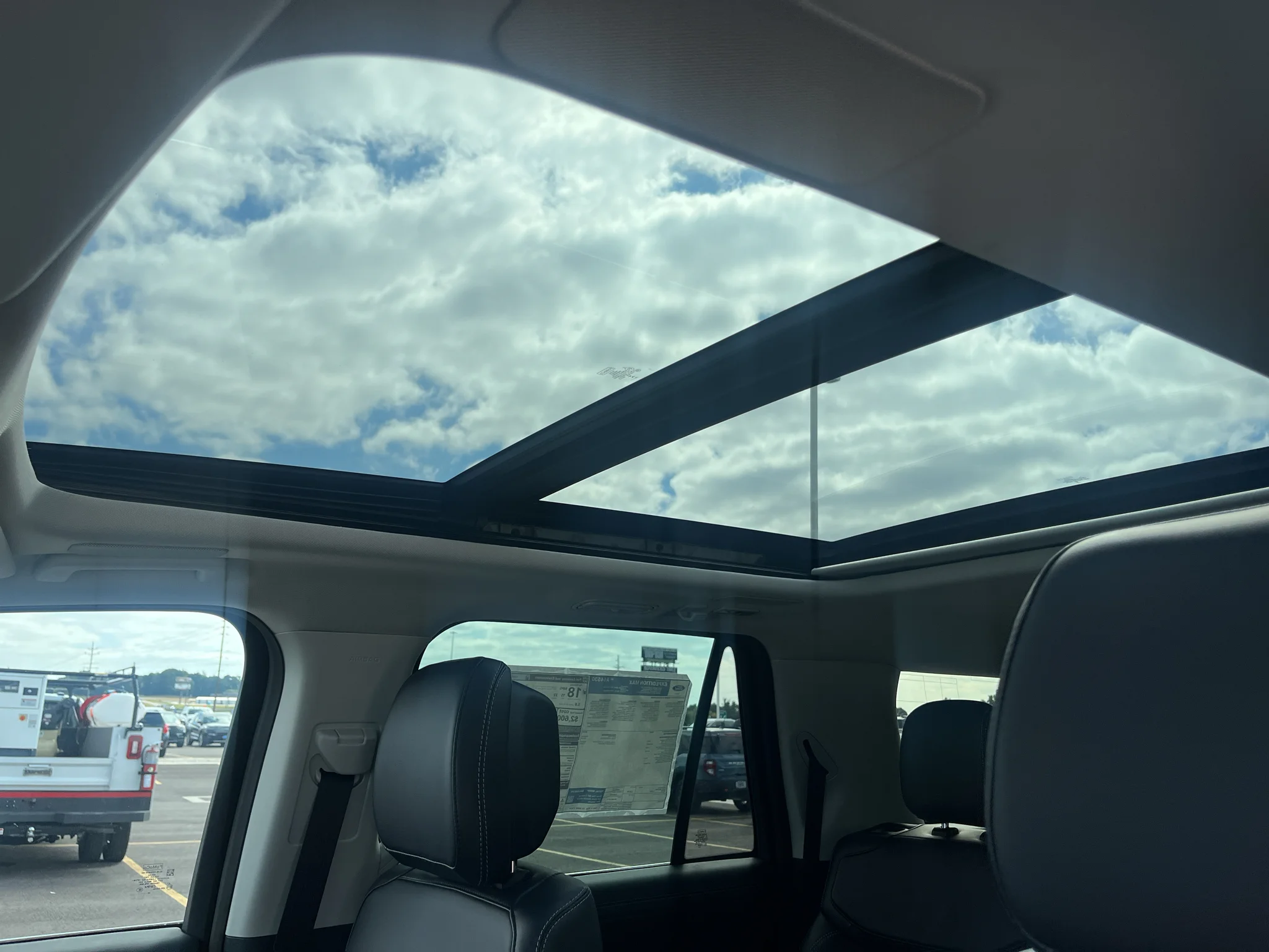 New 2027 Glacier Gray Metallic Tri-Coat Ford MAX Platinum image 18