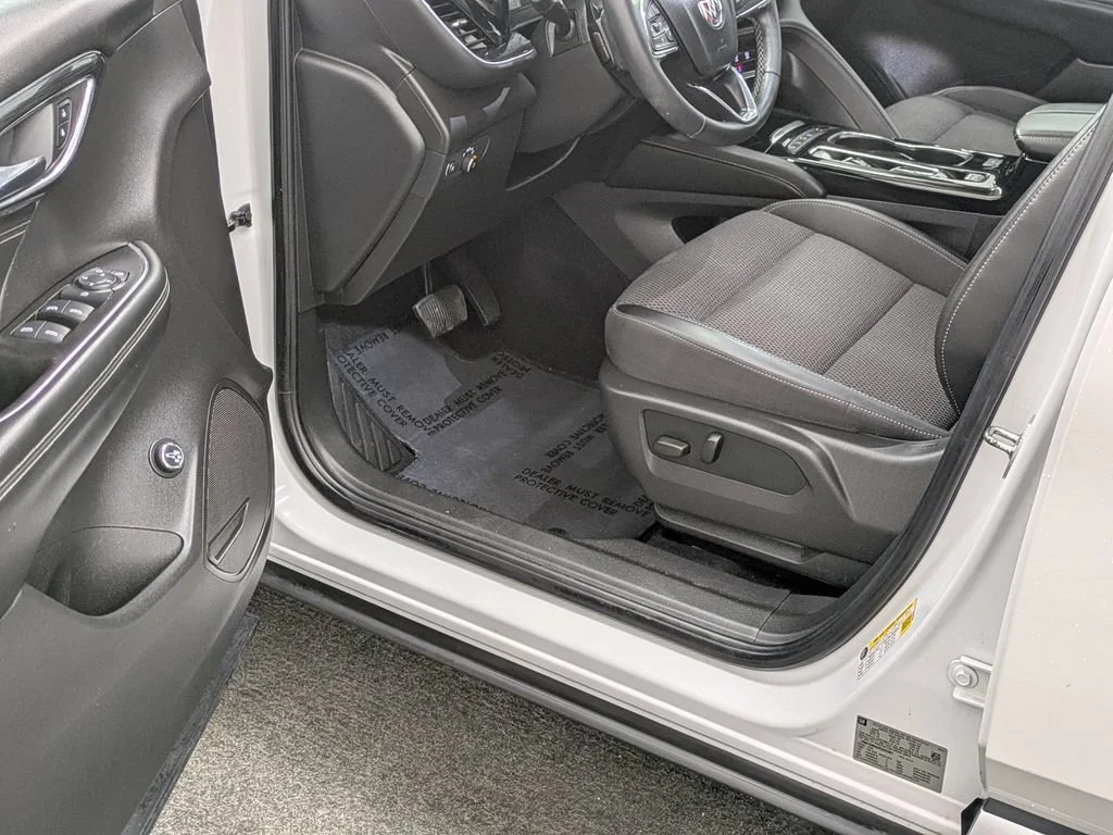Used 2023 Summit White Buick Preferred image 31