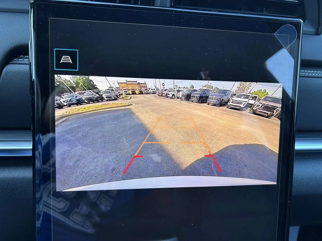 New 2027 Summit White GMC Elevation image 19