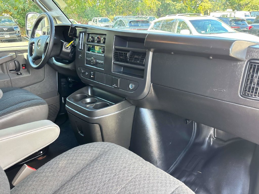 Used 2025 White GMC Work Van image 15