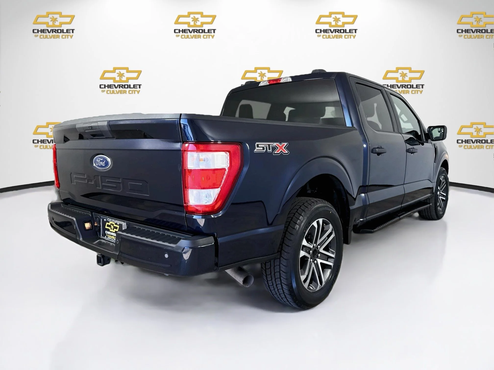 Used 2023 Blue Ford XL image 8