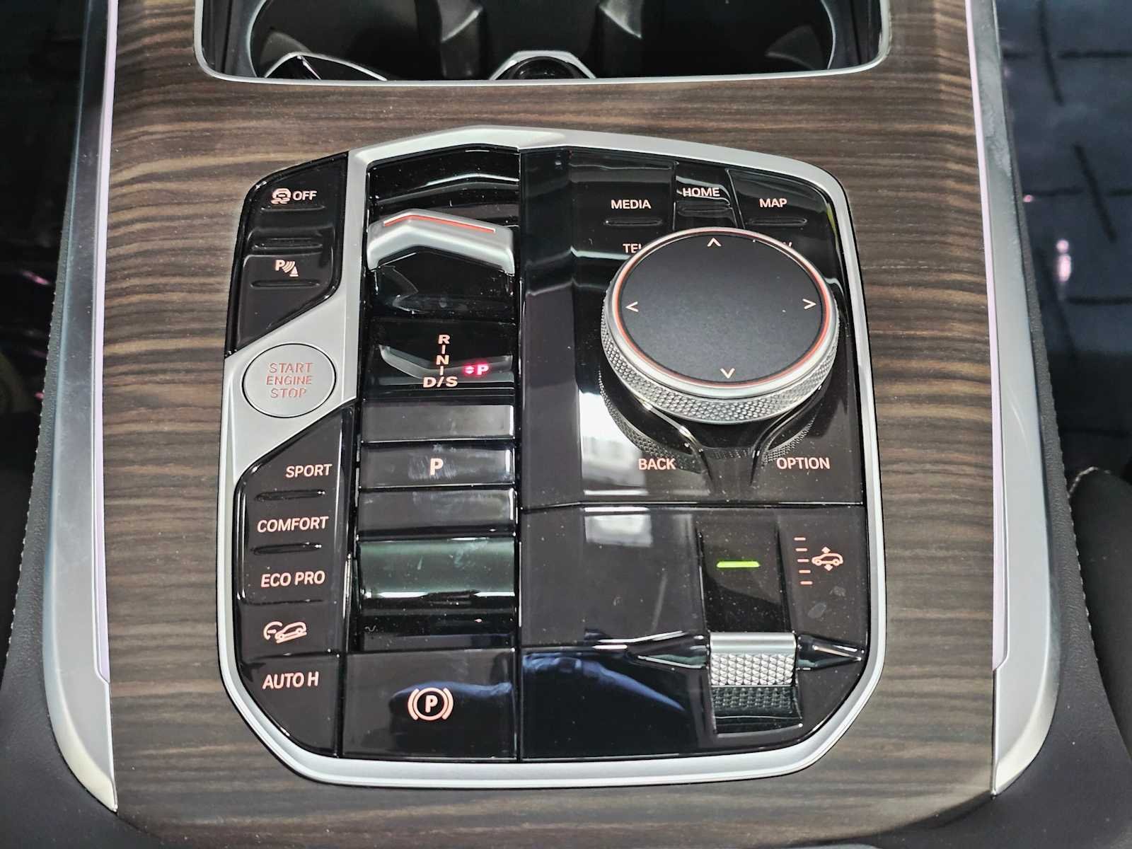 2026 BMW X7 40i - Photo 16