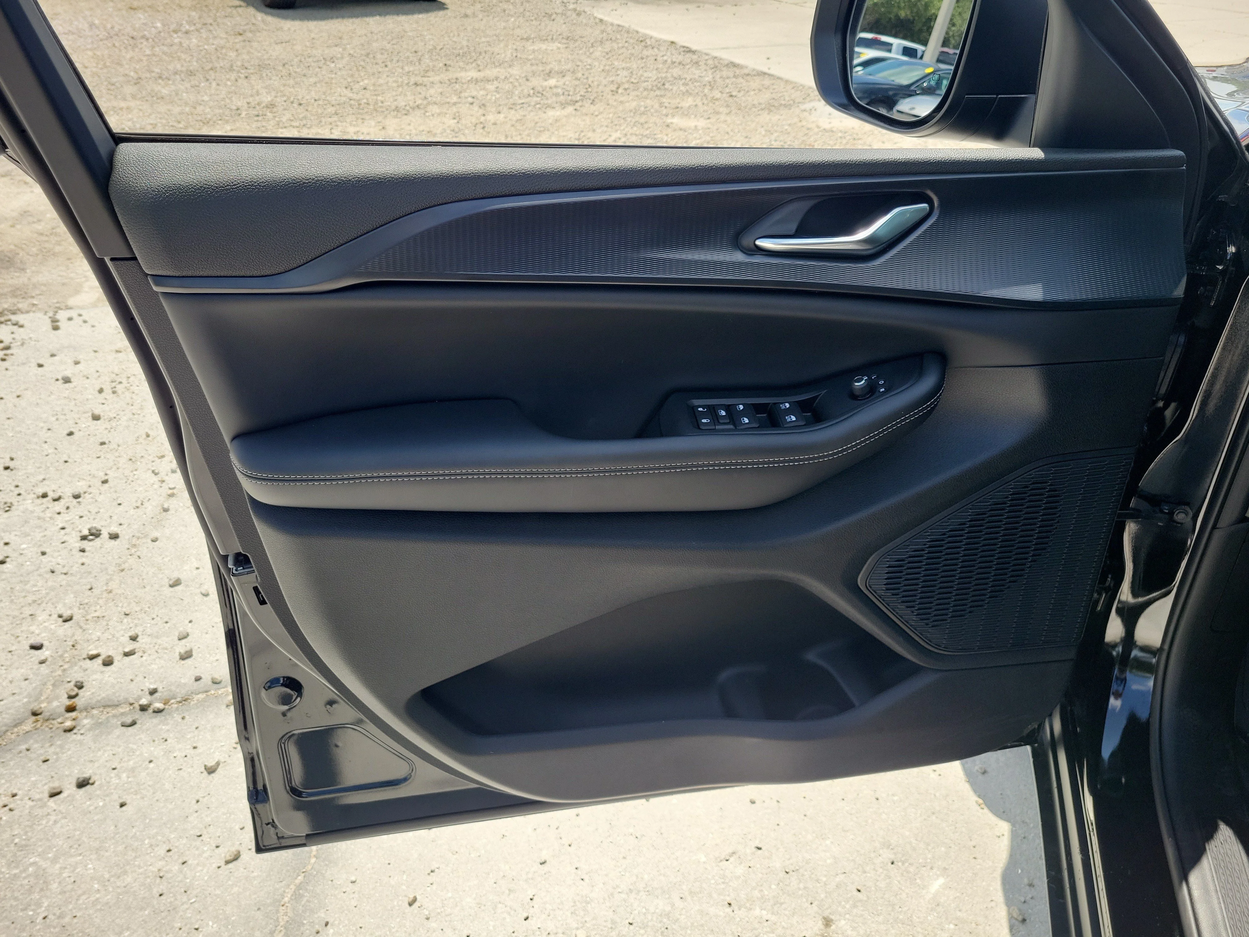 New 2026 Diamond Black Crystal Pearlcoat Jeep Laredo X image 21