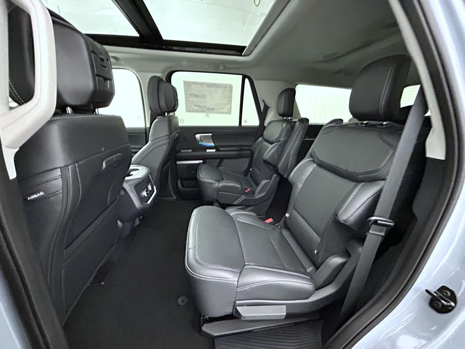 New 2027 Glacier Gray Metallic Tri-Coat Ford Platinum image 22