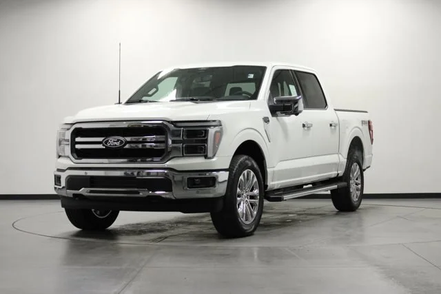 New 2026 Star White Metallic Tri-Coat Ford Lariat® image 33