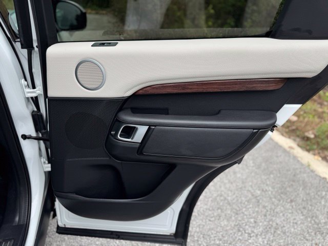 Used 2024 Fuji White Land Rover Dynamic SE image 15