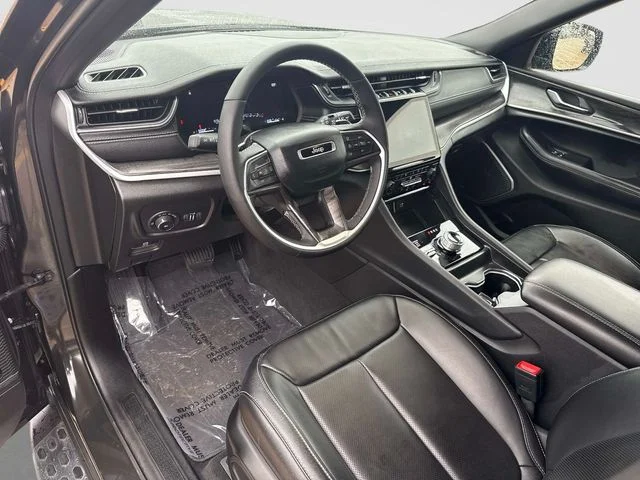 Used 2024 Gray Jeep Limited image 14