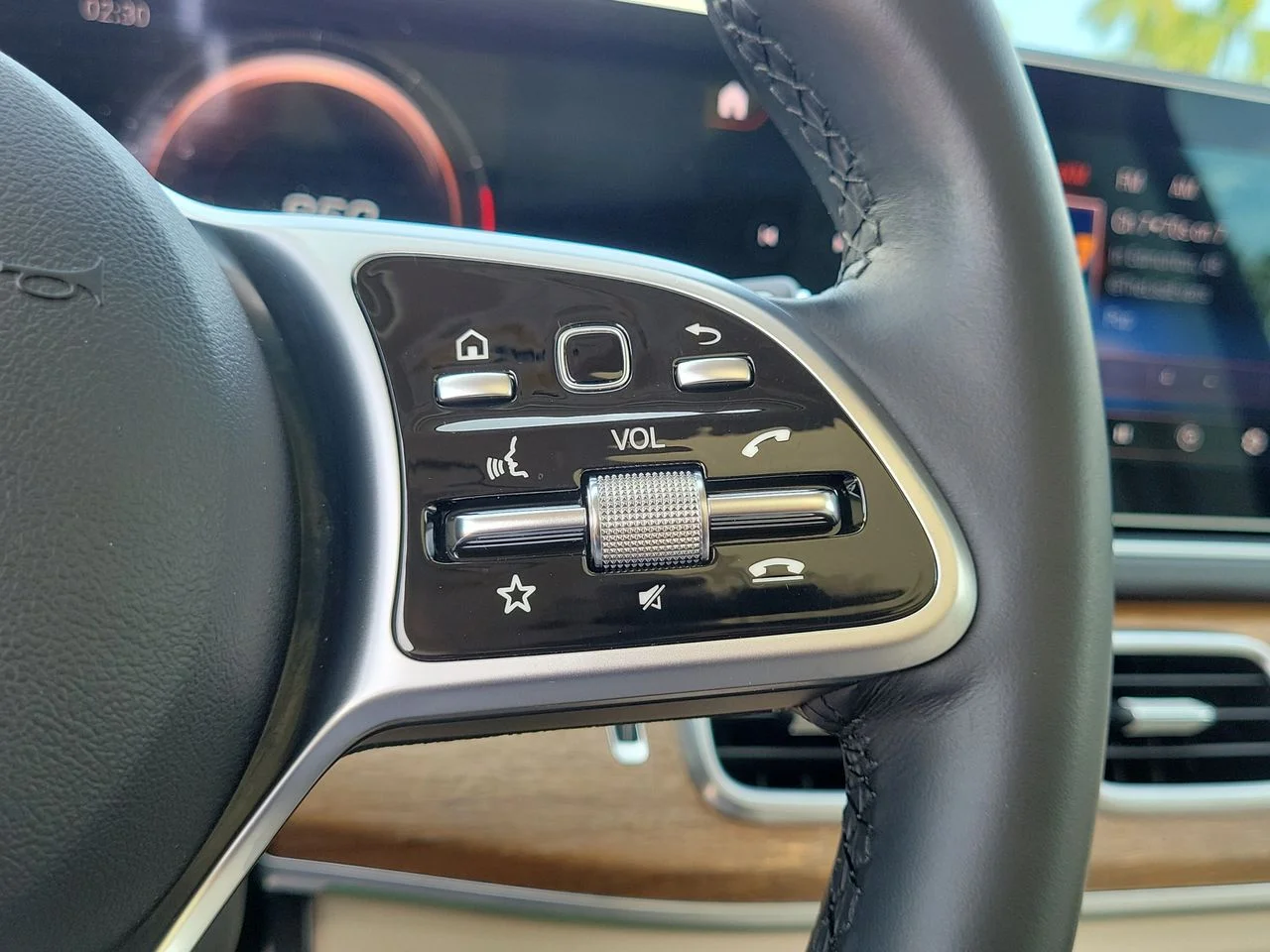 Certified Used 2023 White Mercedes-Benz GLE 450 image 33